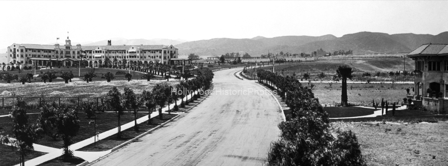 Beverly Hills Hotel 1915.jpg